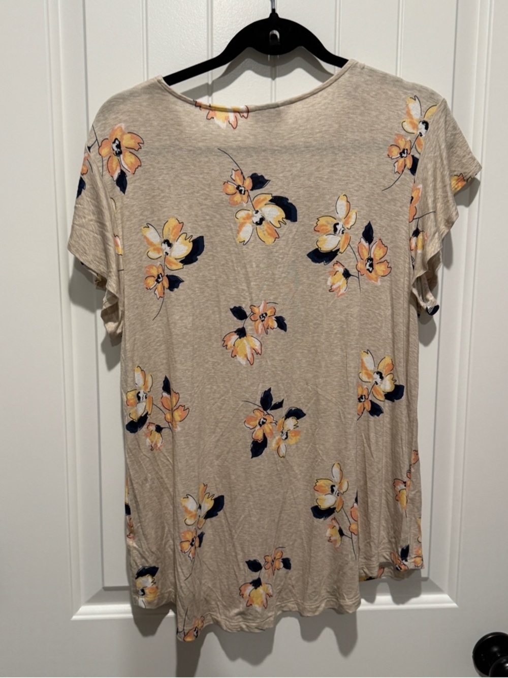 Liz Claiborne Beige Floral Blouse - Picture 7 of 10
